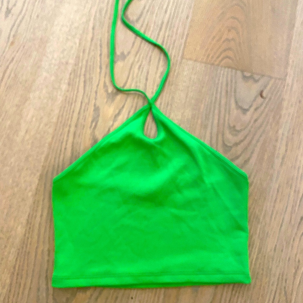 💚Cropped Keyhole Halter Zara Top💚
